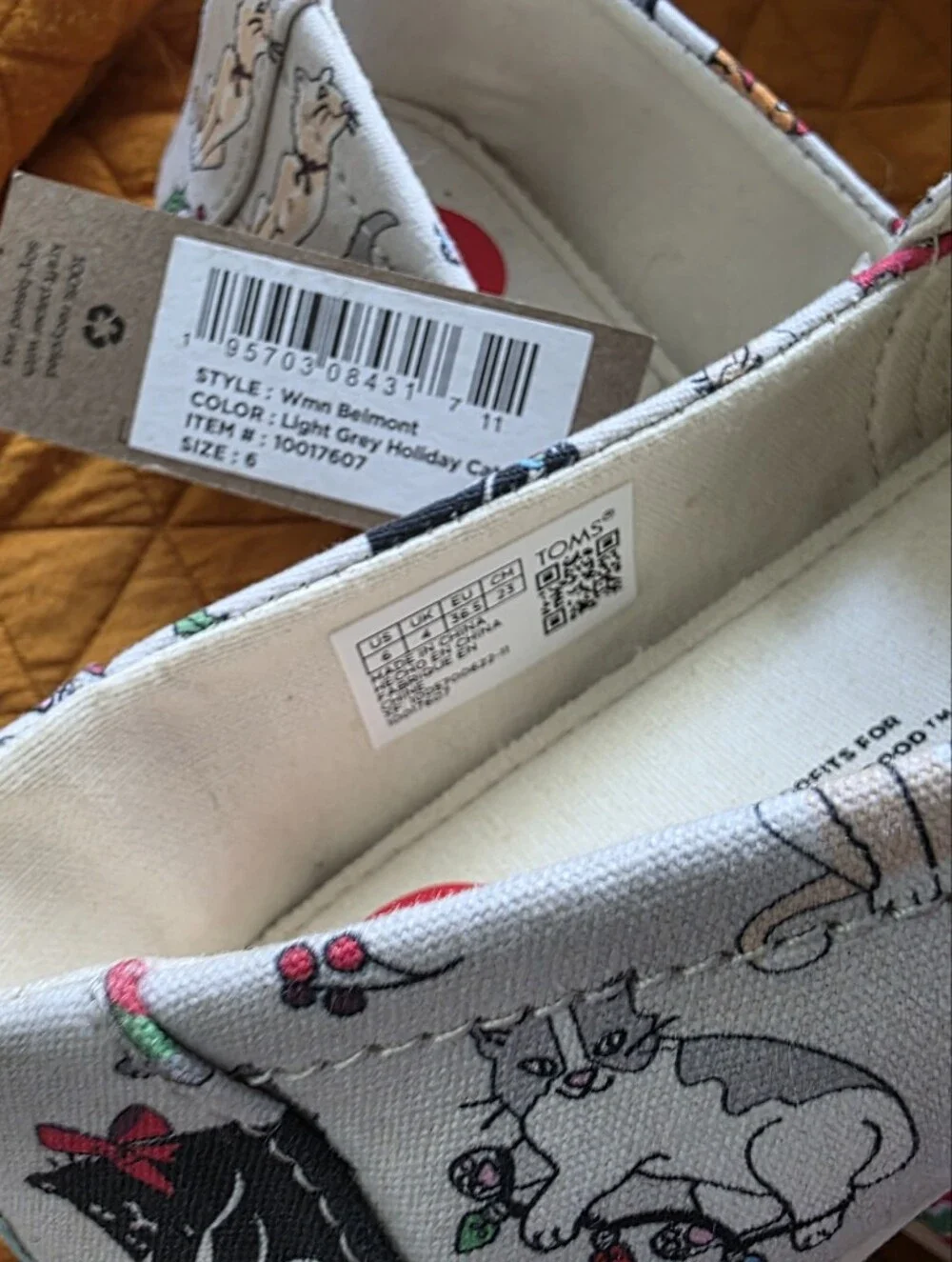 NWT TOMS Christmas Cats Slip-On Shoes – Kids 4/4.5 Women’s Size 6